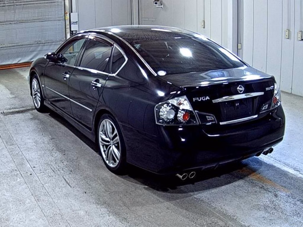 NISSAN FUGA