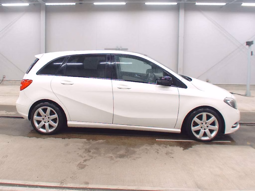 MERCEDES-BENZ B-CLASS