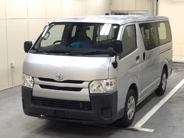 TOYOTA REGIUS ACE