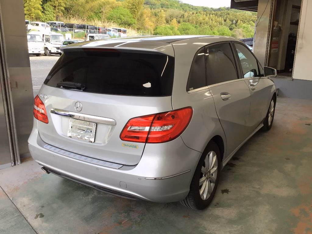 MERCEDES-BENZ B-CLASS