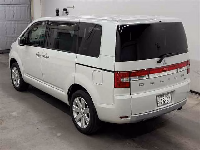 MITSUBISHI DELICA D:5