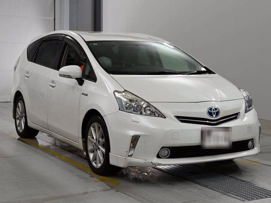 TOYOTA PRIUS ALPHA