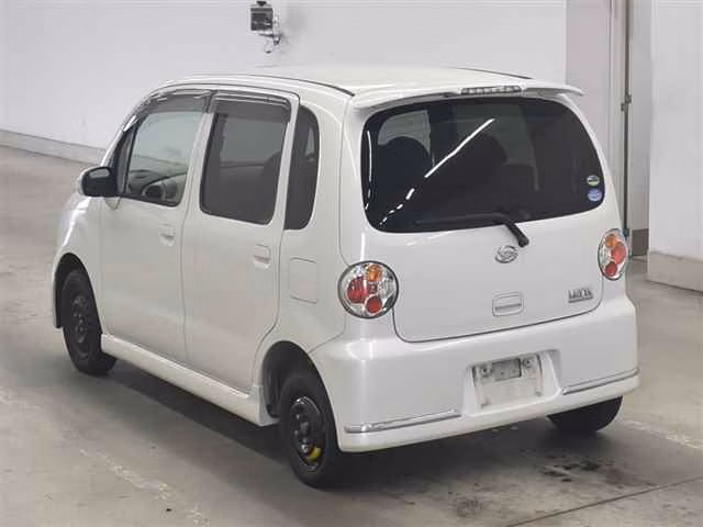DAIHATSU MOVE LATTE