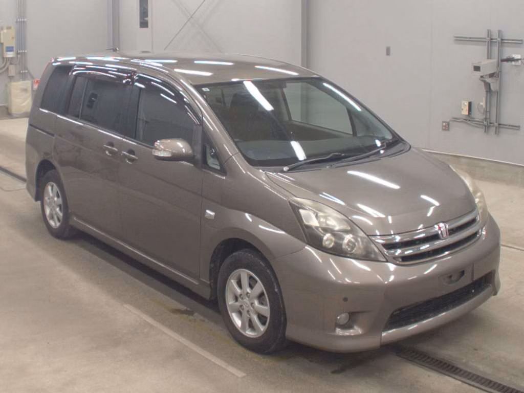 TOYOTA ISIS