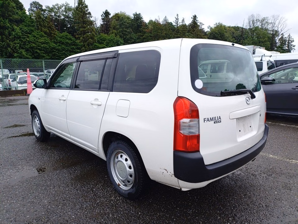 MAZDA FAMILIA