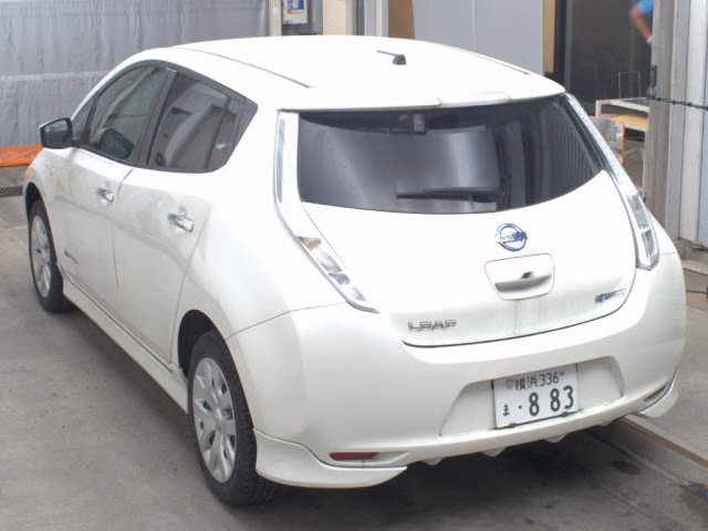 NISSAN LEAF