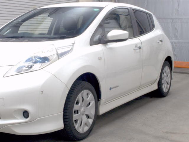 NISSAN LEAF