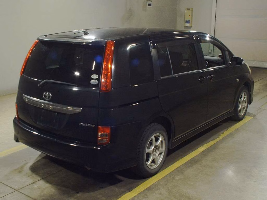 TOYOTA ISIS