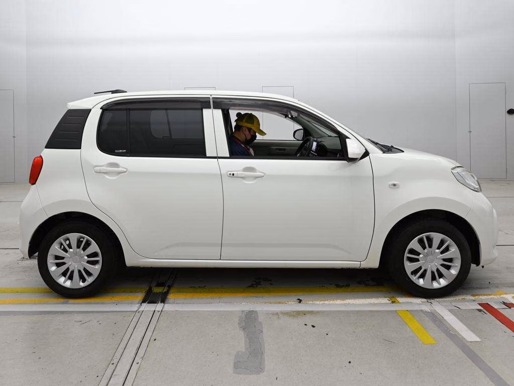 DAIHATSU BOON