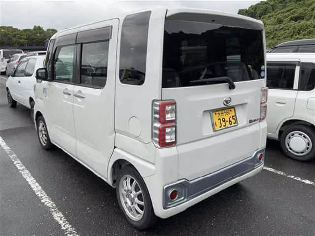 DAIHATSU WAKE