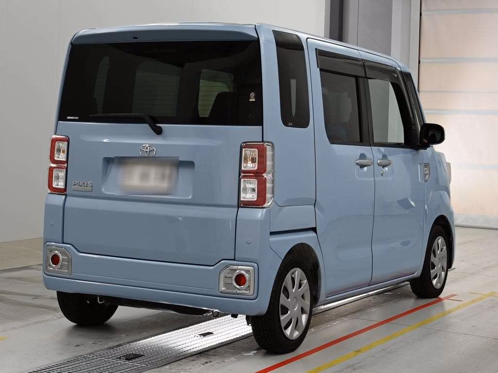 TOYOTA PIXIS MEGA