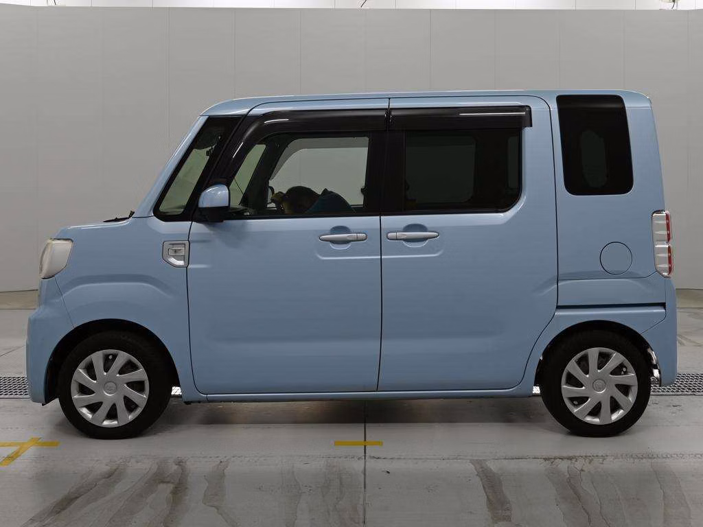 TOYOTA PIXIS MEGA