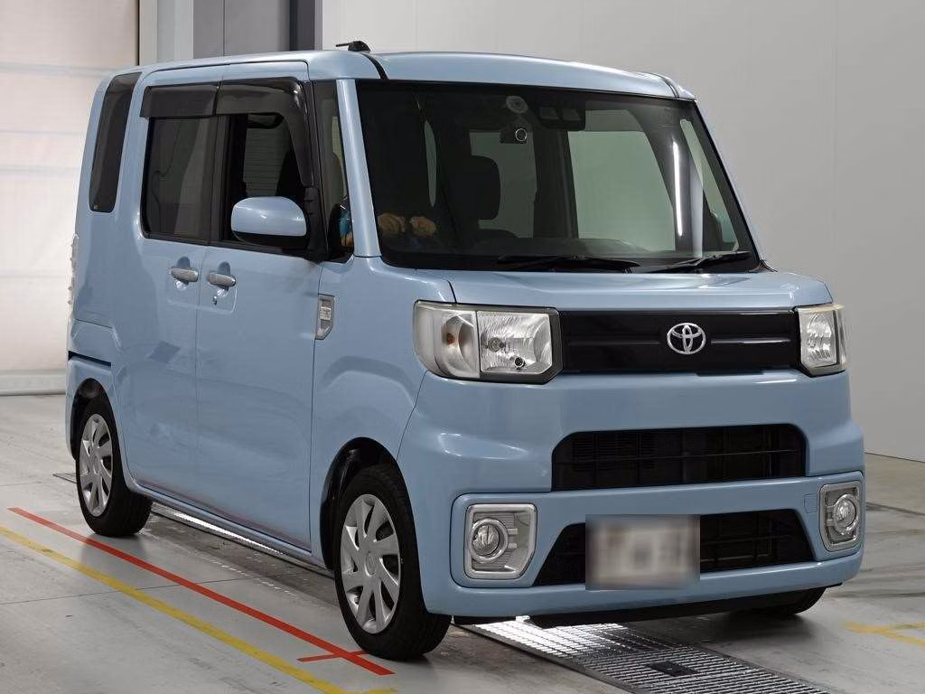 TOYOTA PIXIS MEGA