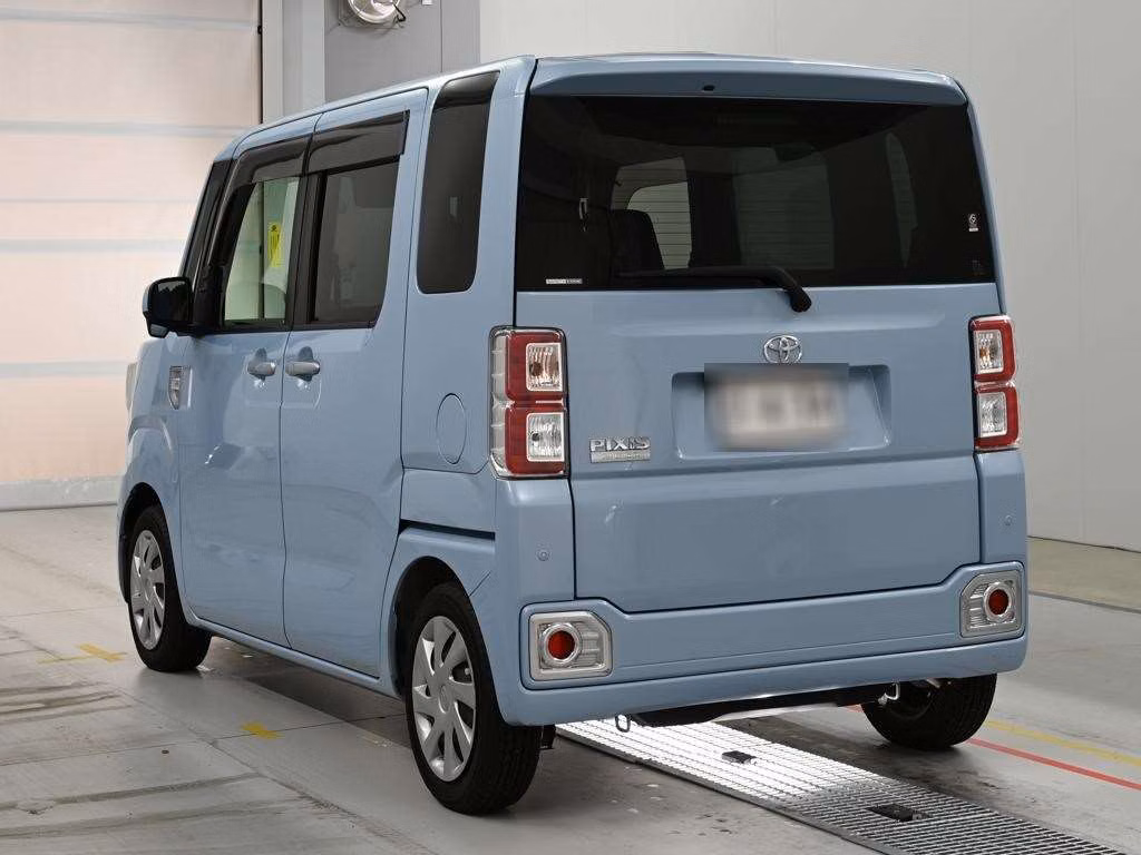TOYOTA PIXIS MEGA