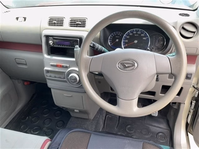 DAIHATSU MOVE CONTE