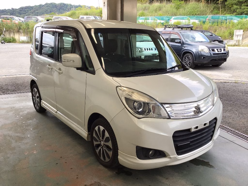 MITSUBISHI DELICA D:2