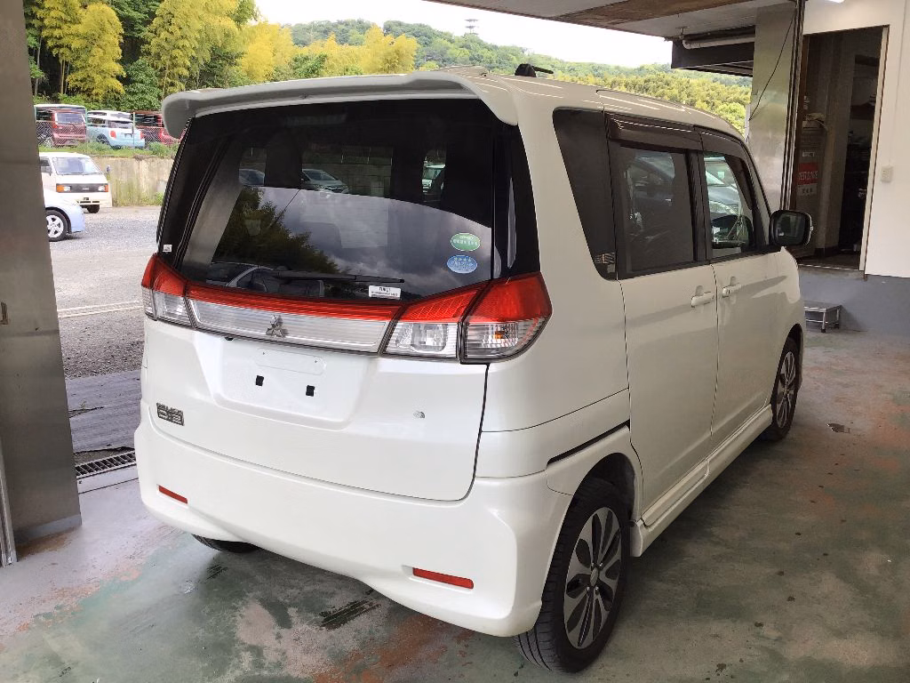 MITSUBISHI DELICA D:2