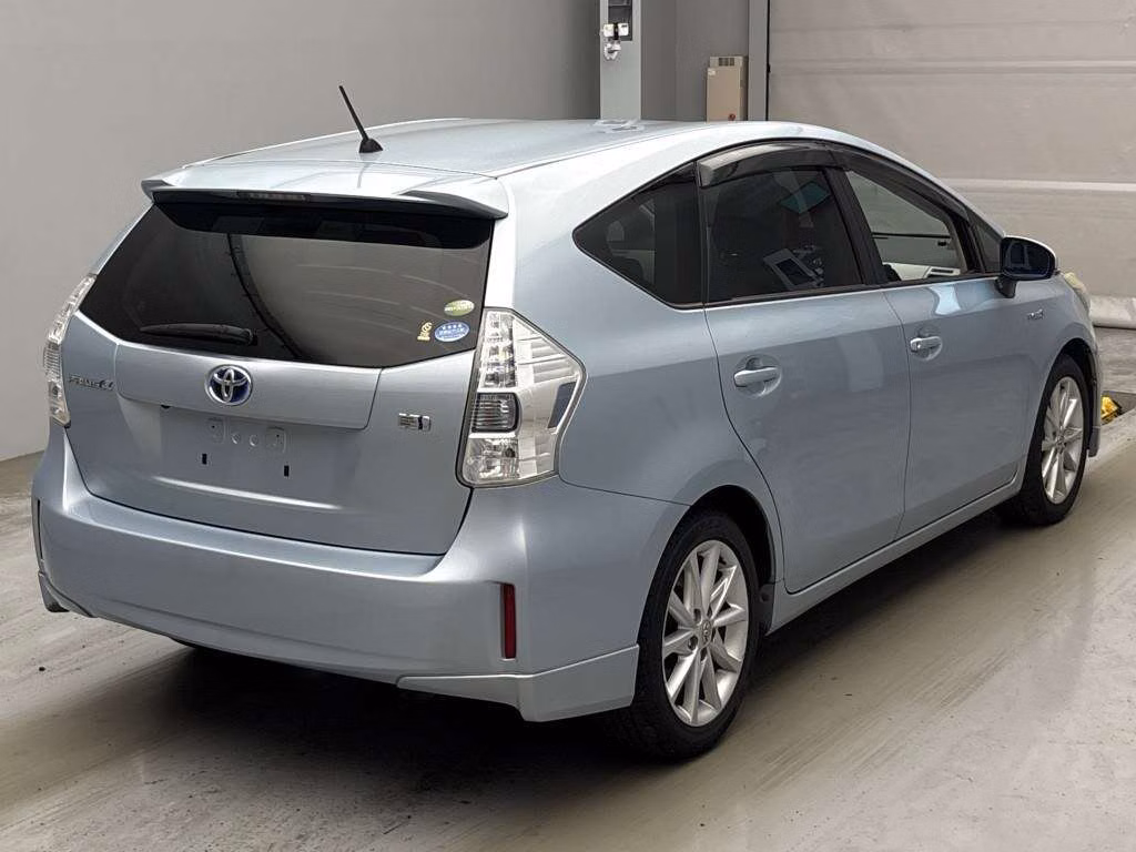 TOYOTA PRIUS ALPHA