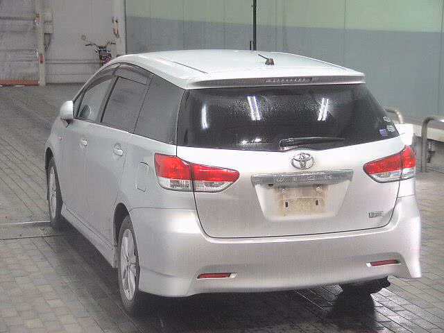 TOYOTA WISH