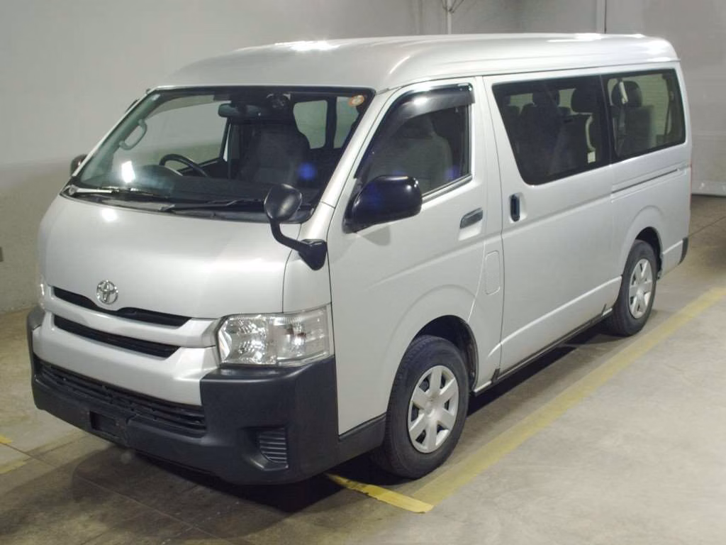 TOYOTA HIACE