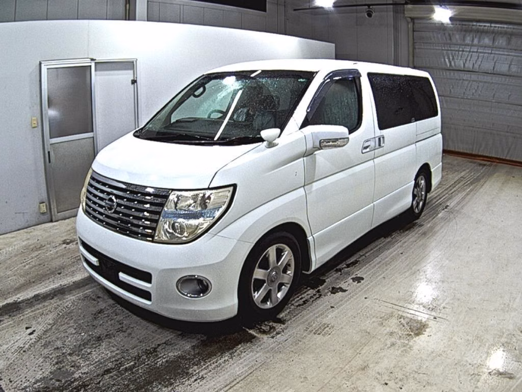 NISSAN ELGRAND