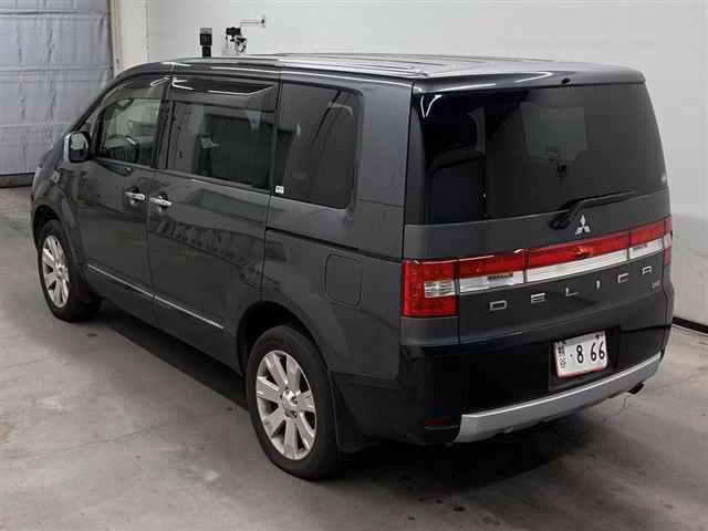 MITSUBISHI DELICA D:5