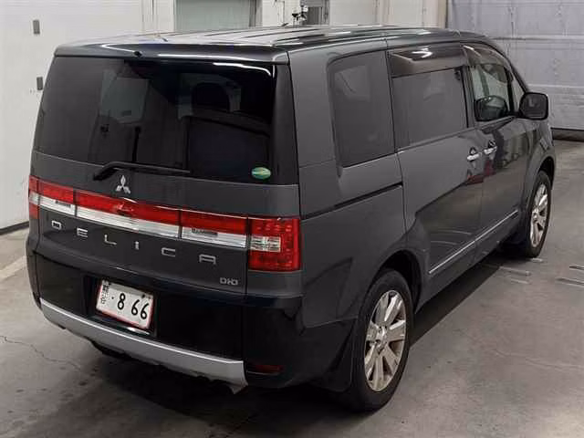 MITSUBISHI DELICA D:5
