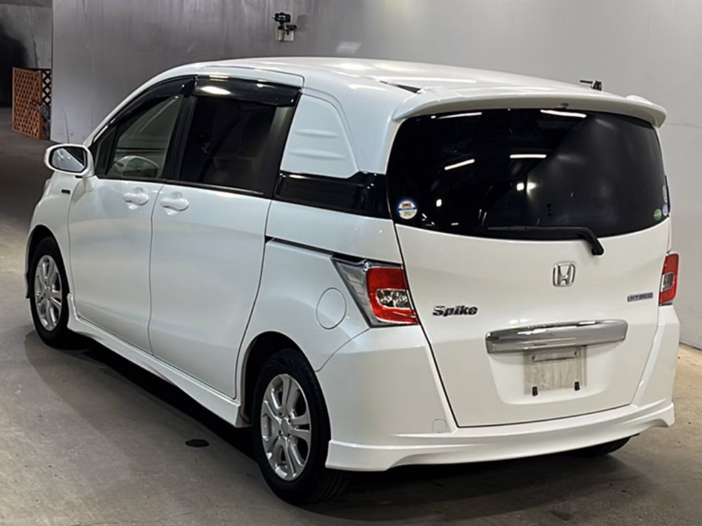 HONDA FREED SPIKE