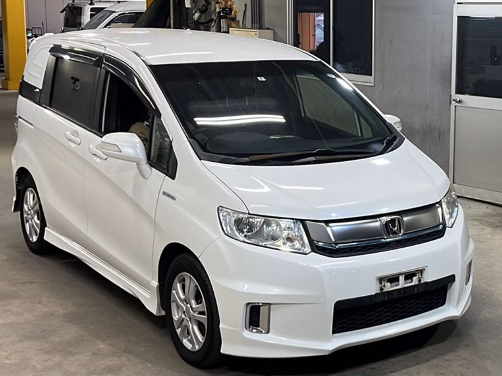 HONDA FREED SPIKE