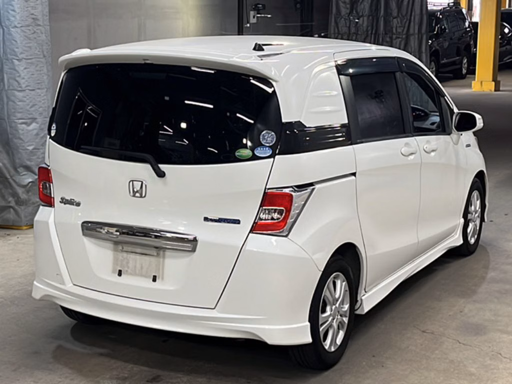 HONDA FREED SPIKE