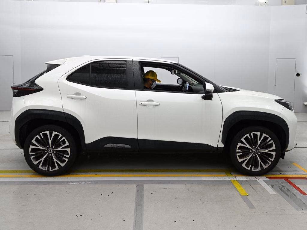 TOYOTA YARIS CROSS