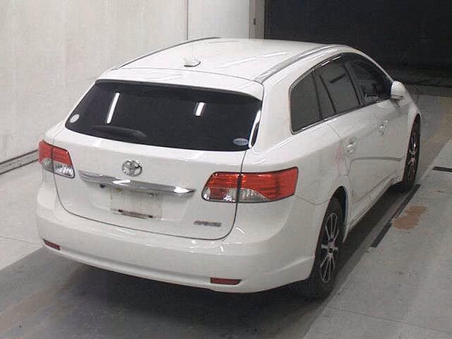 TOYOTA AVENSIS