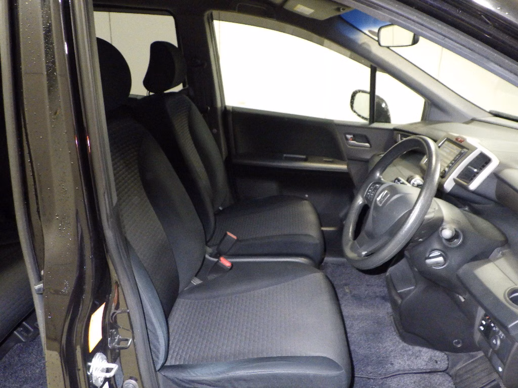HONDA FREED SPIKE