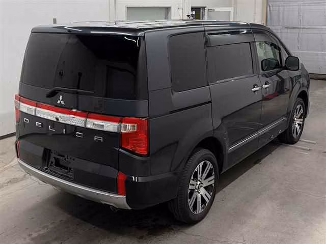 MITSUBISHI DELICA D:5