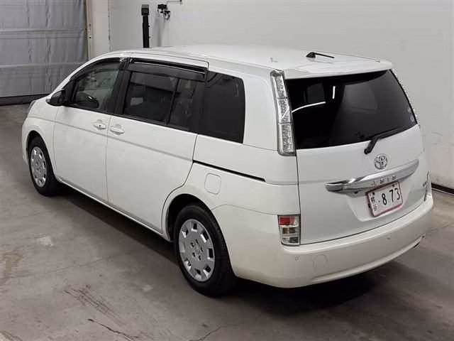 TOYOTA ISIS