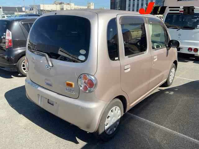 DAIHATSU MOVE LATTE