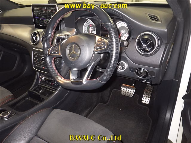 MERCEDES-BENZ GLA-CLASS
