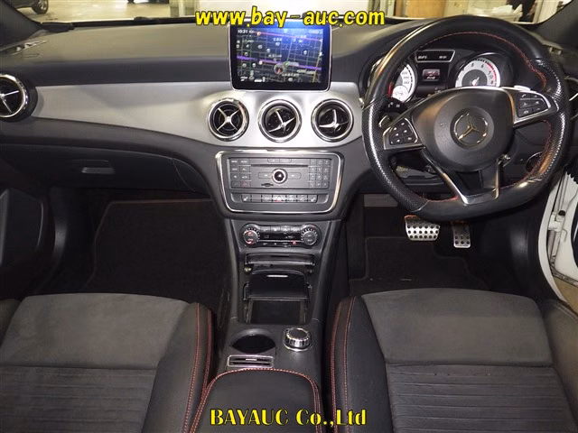 MERCEDES-BENZ GLA-CLASS
