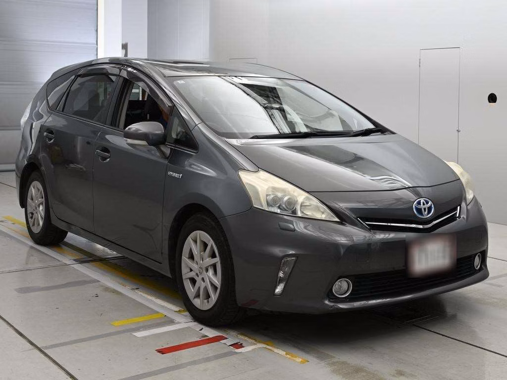 TOYOTA PRIUS ALPHA
