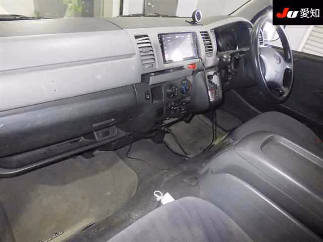 TOYOTA REGIUS ACE