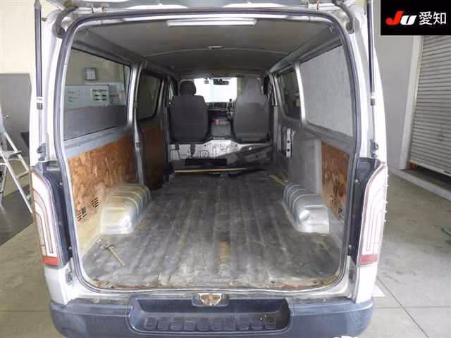 TOYOTA REGIUS ACE