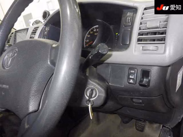 TOYOTA REGIUS ACE