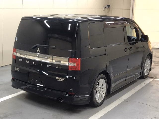 MITSUBISHI DELICA D:5