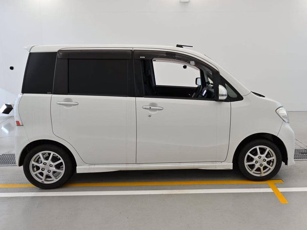 DAIHATSU TANTO EXE