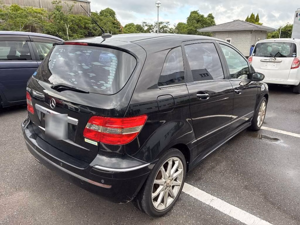 MERCEDES-BENZ B-CLASS
