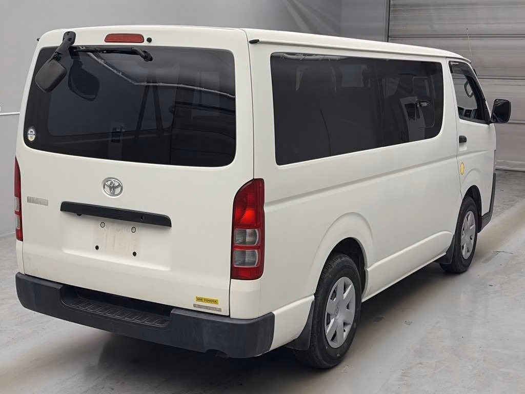 TOYOTA REGIUS ACE