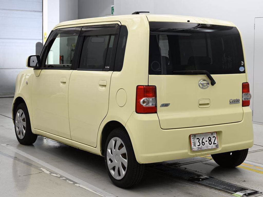 DAIHATSU MOVE CONTE