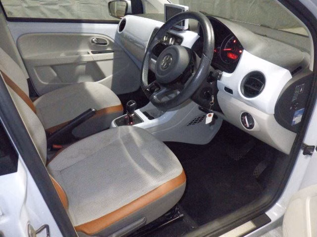 VOLKSWAGEN UP!
