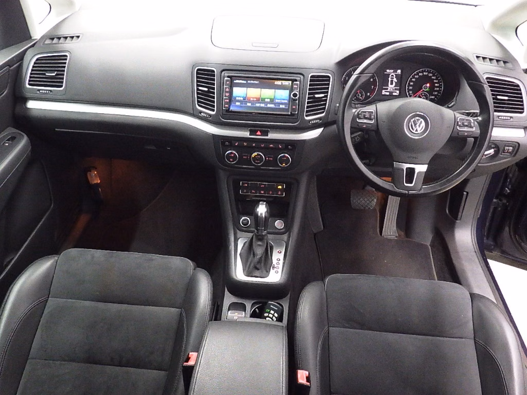 VOLKSWAGEN SHARAN