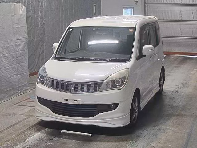 MITSUBISHI DELICA D:2